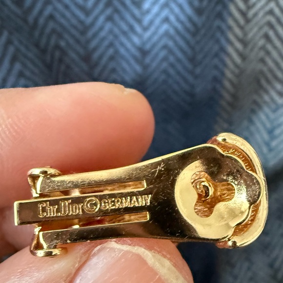 Authentic Vintage Dior Gold and Crystal Heart Earrings - Picture 3 of 5